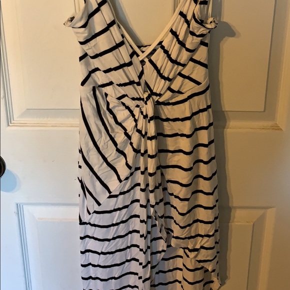 Tight summer dress - Picture 1 of 3